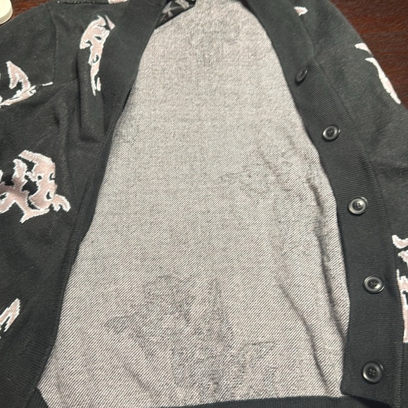 SWIXXZ Cardigan Sweater, 5 Buttons, Design Front and on the Back. Size S. - Picture 6 of 9